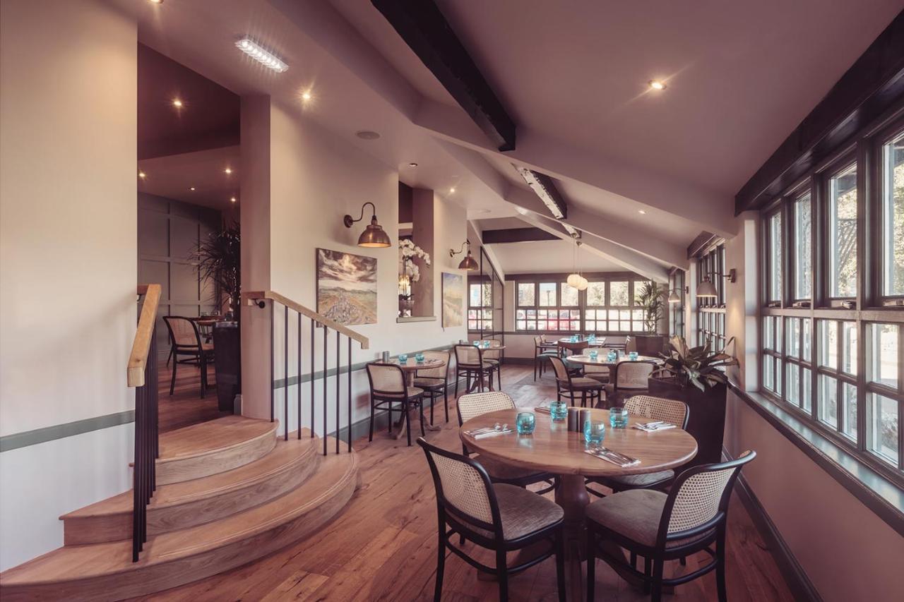 Longlands Inn & Cottages Carnforth Luaran gambar The restaurant at the hotel