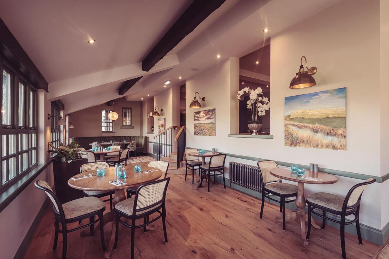 Longlands Inn & Cottages Carnforth Luaran gambar The restaurant at The Old Ship Hotel