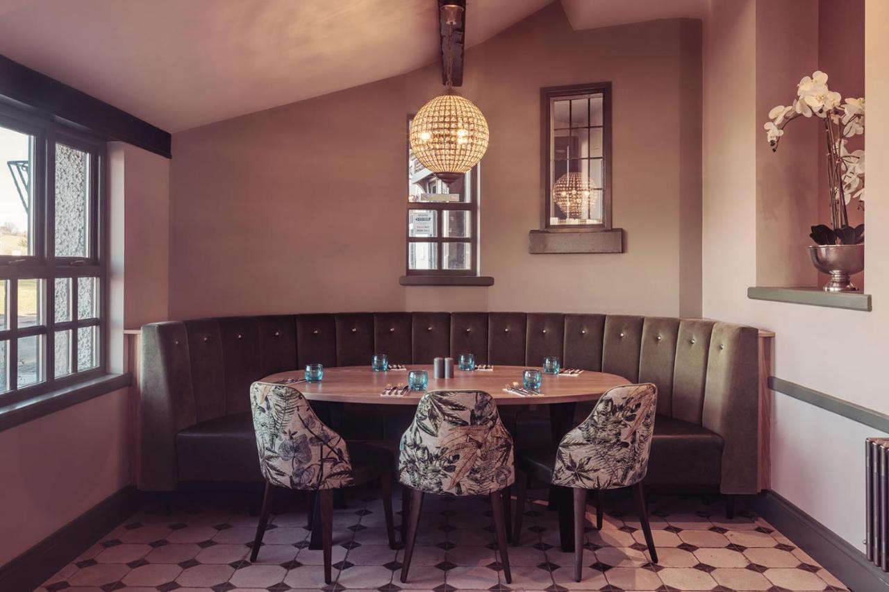 Longlands Inn & Cottages Carnforth Luaran gambar The restaurant's interior