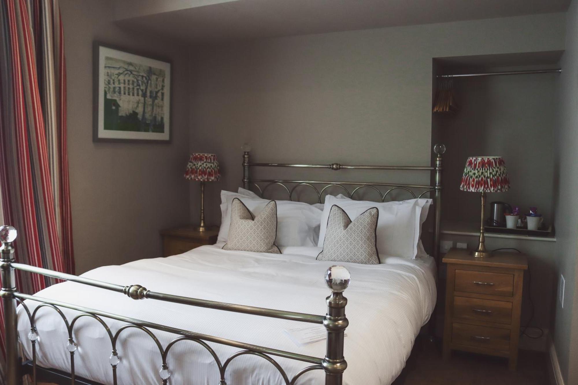 Longlands Inn & Cottages Carnforth Luaran gambar A bedroom at The Old parsonage