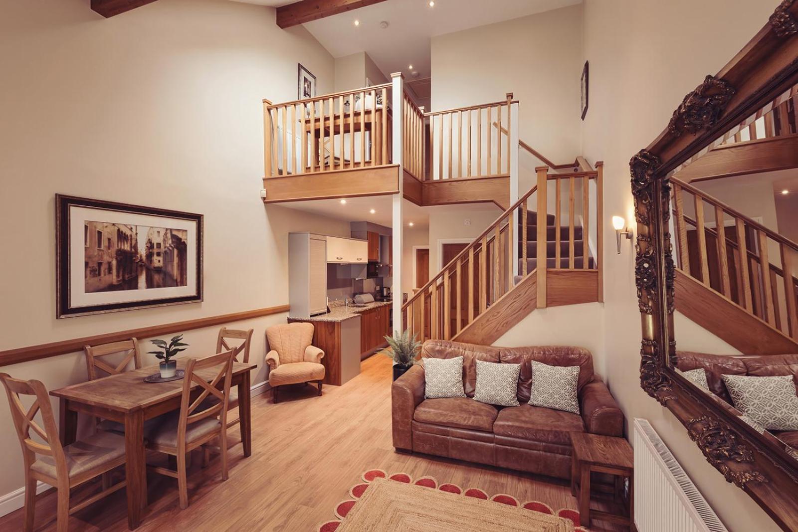Longlands Inn & Cottages Carnforth Luaran gambar Interior of a typical apartment