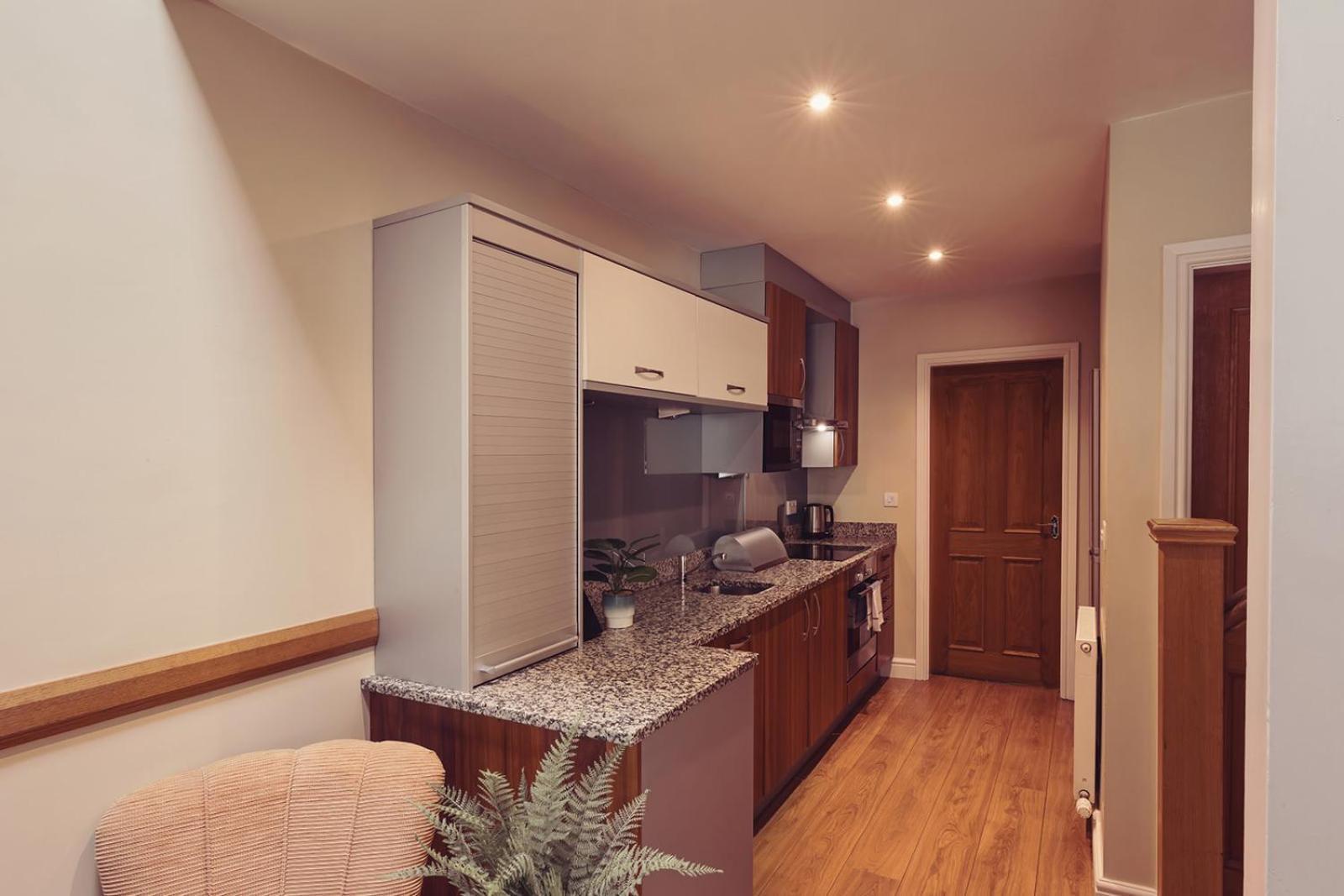 Longlands Inn & Cottages Carnforth Luaran gambar A typical studio apartment